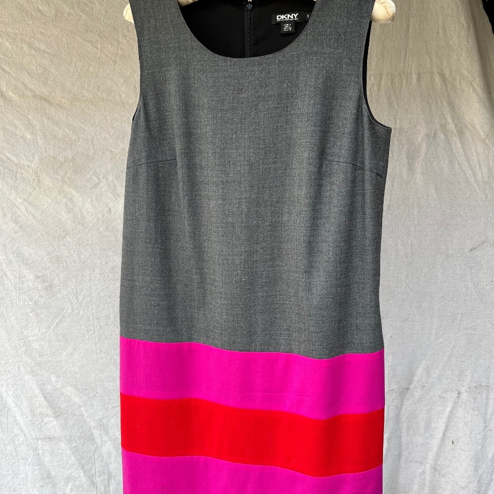 DKNY Sleeveless color band dress WITH POCKETS!!